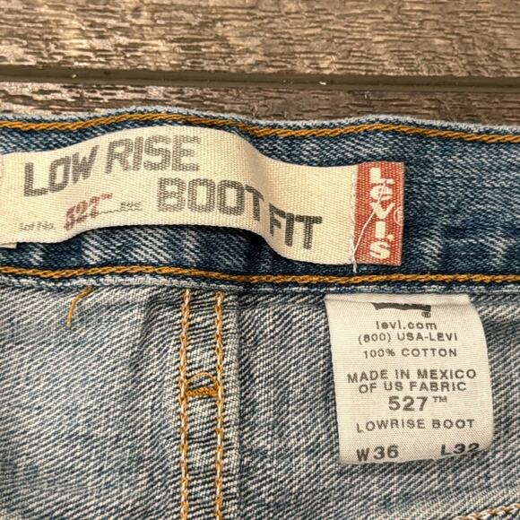 Levi's Men's 527 Low Rise Boot Fit Jean Light Wash Size 36x32 - Picture 7 of 9
